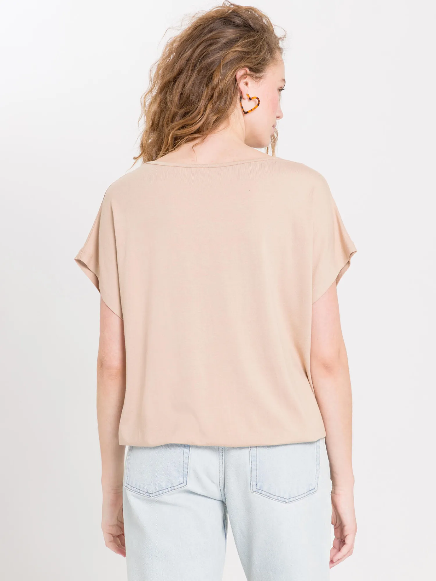 T-shirt damski beżowy 55921-105 LIGHT BEIGE<Cross Jeans Fashion