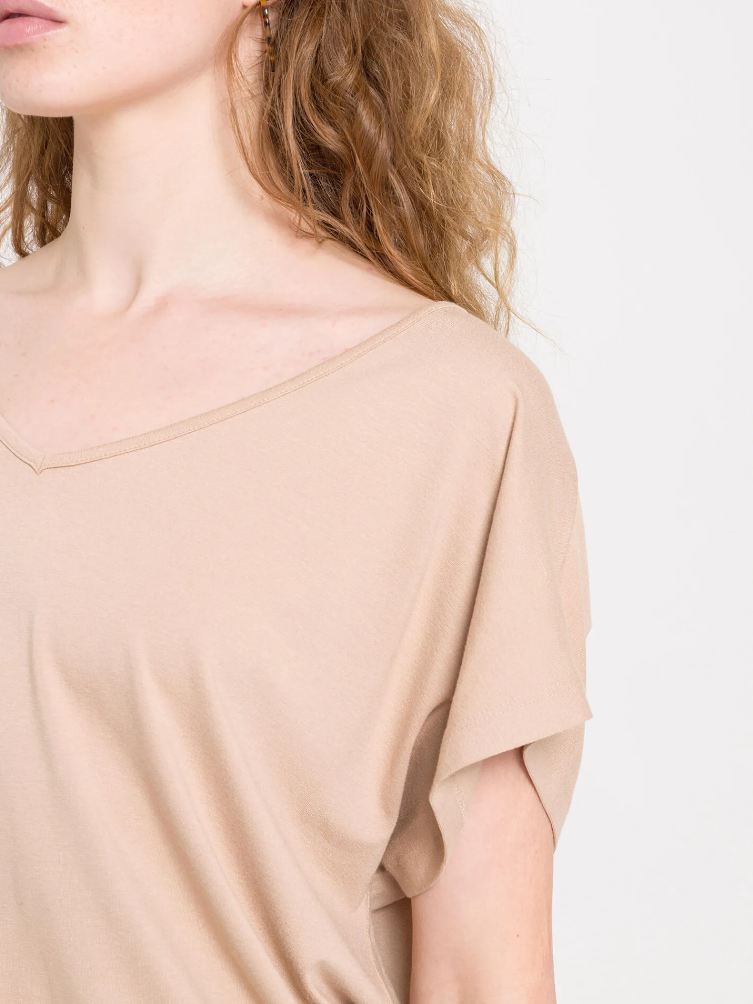 T-shirt damski beżowy 55921-105 LIGHT BEIGE<Cross Jeans Fashion