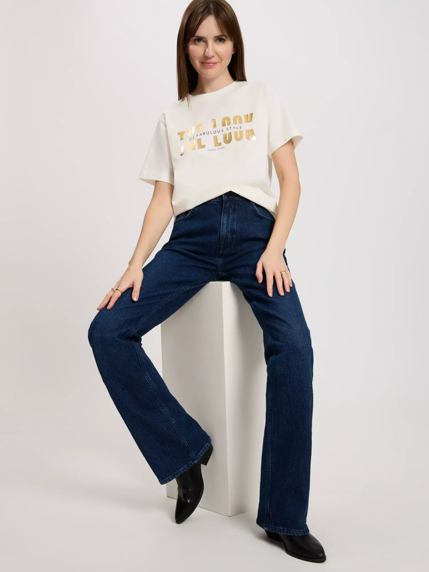 T-shirt damski biały z nadrukiem 56155-028<Cross Jeans Clearance