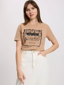 T-shirt damski brązowy z nadrukiem 56150-082 TOBACCO BROWN<Cross Jeans Clearance