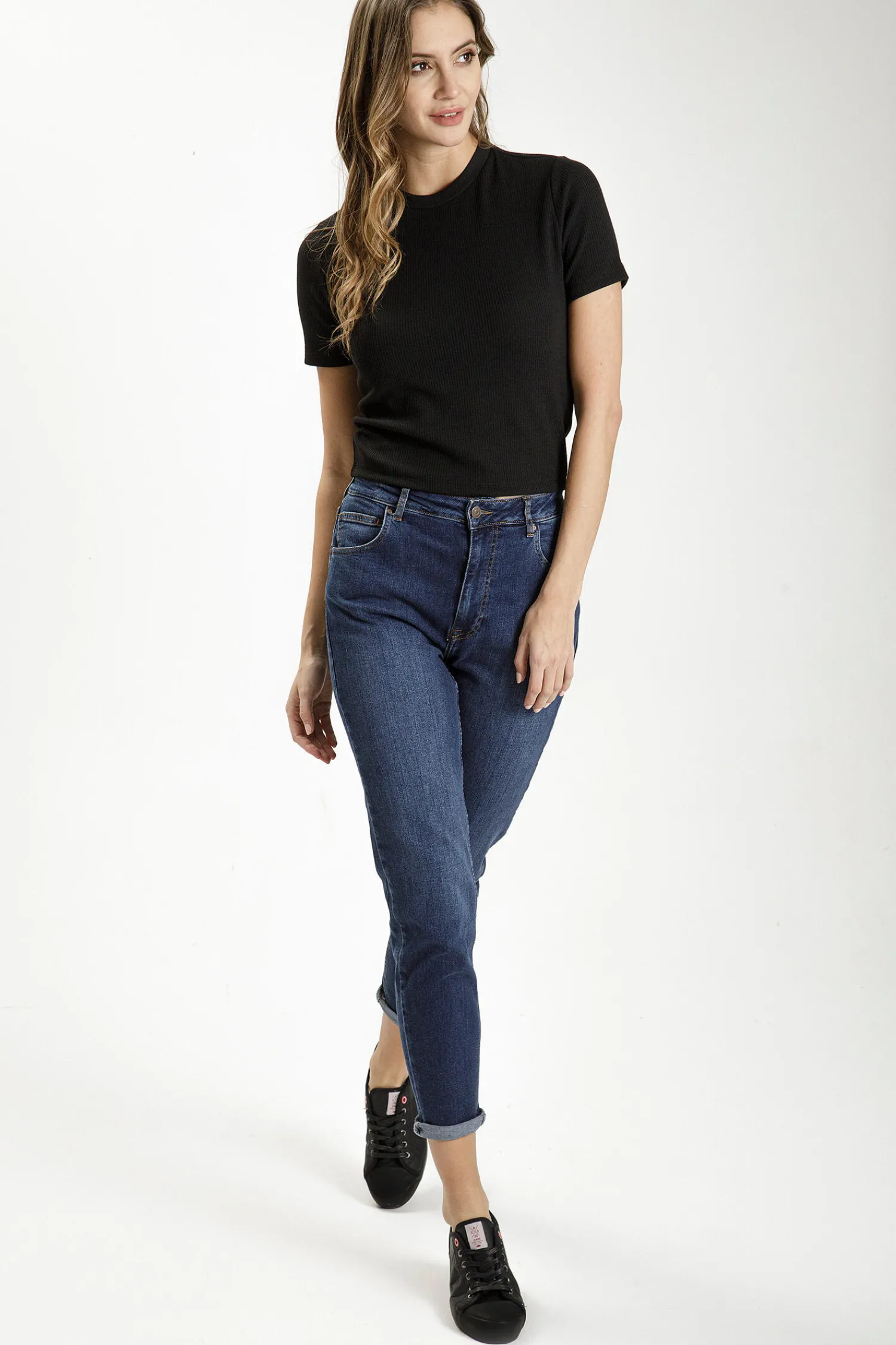 T-shirt damski czarny 55960-020<Cross Jeans Fashion