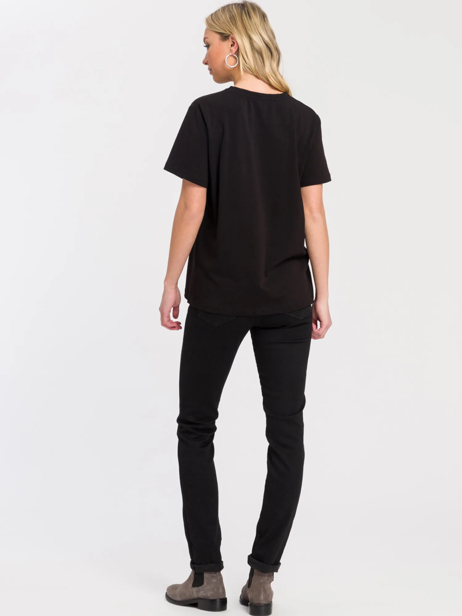 T-shirt damski czarny z nadrukiem 56026-020<Cross Jeans Best
