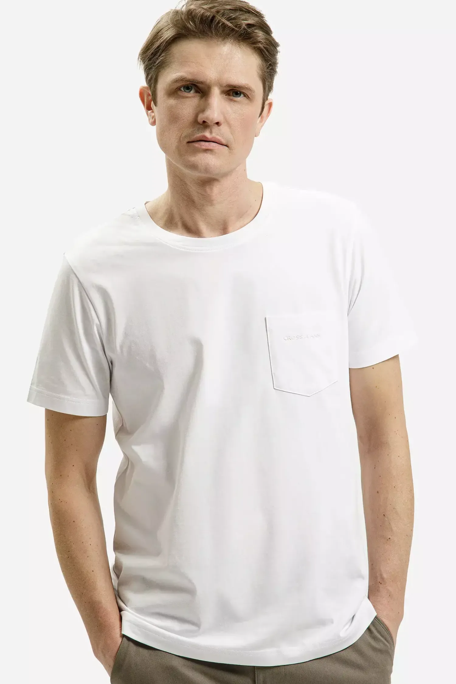 T-shirt męski biały 16107-008<Cross Jeans Online
