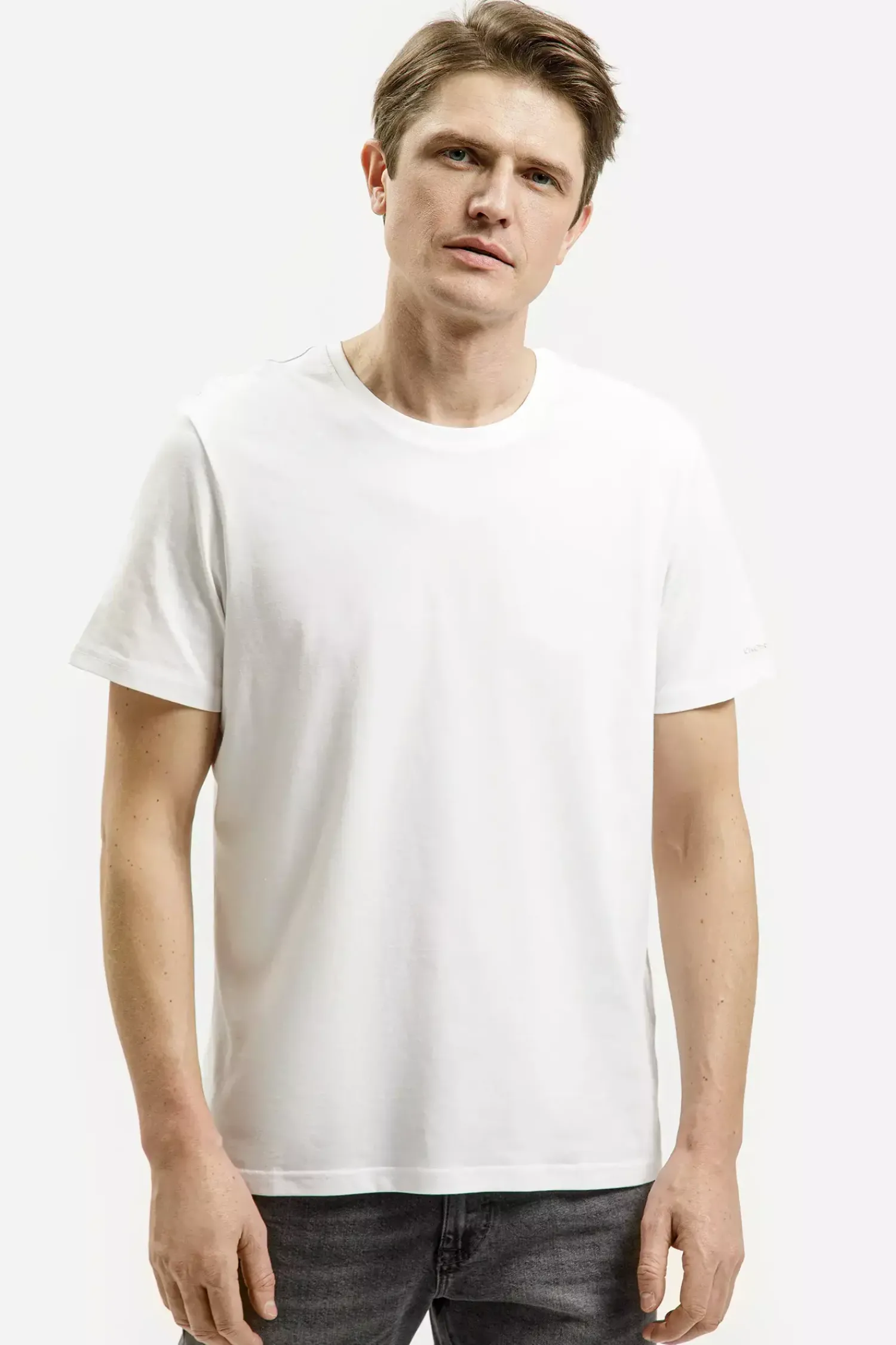 T-shirt męski biały 15427-008<Cross Jeans Hot