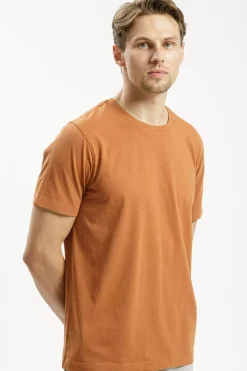 T-shirt męski pomarańczowy 16022-548<Cross Jeans Clearance